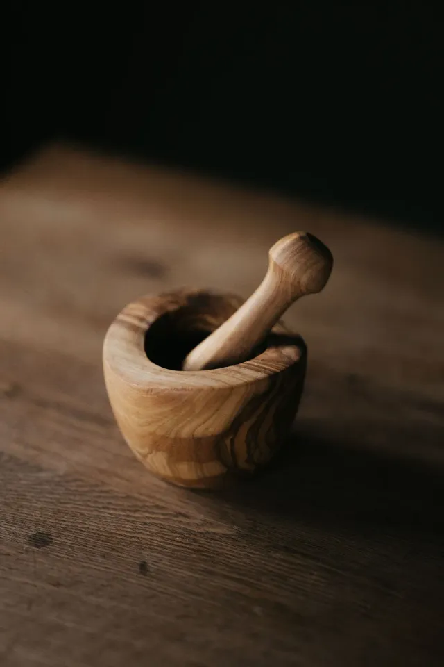 Natuur en Puur olijfhout vijzel met stamper handgemaakt
